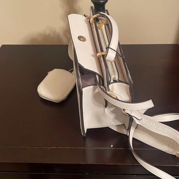 NWT STEVE MADDEN BEVELYN SATCHEL CROSSBODY BAG W AIR POD CASE vanilla white - Picture 5 of 5